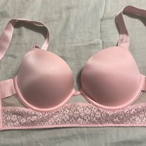 Baby pink very sexy push up from Victoria secret 32c 5 clasp back